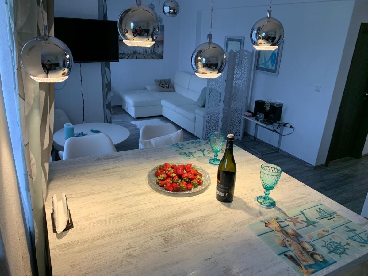 Oasis By The Sea Apartment Primorsko Luaran gambar